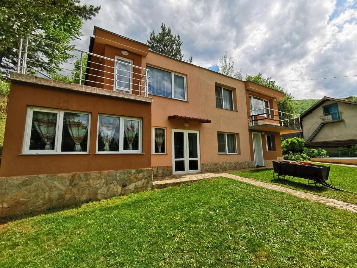 Villa Aqua Правец Екстер'єр фото